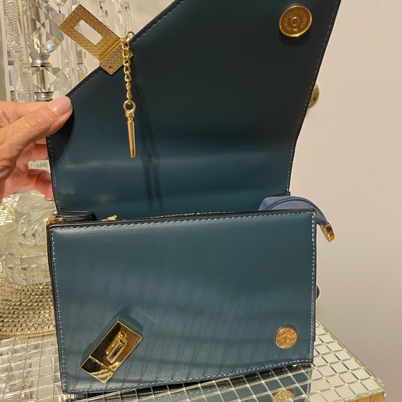 NWT Teal blue purse with gold hardware shoulder/crossbody strap-CityOne - Picture 9 of 16